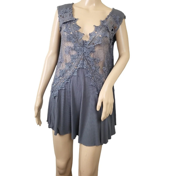 POL Dresses & Skirts - POL Gray Floral Lace Dress